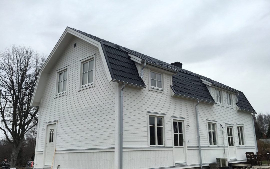 Nu är detta huset mer eller mindre helt färdigt på utsidan!